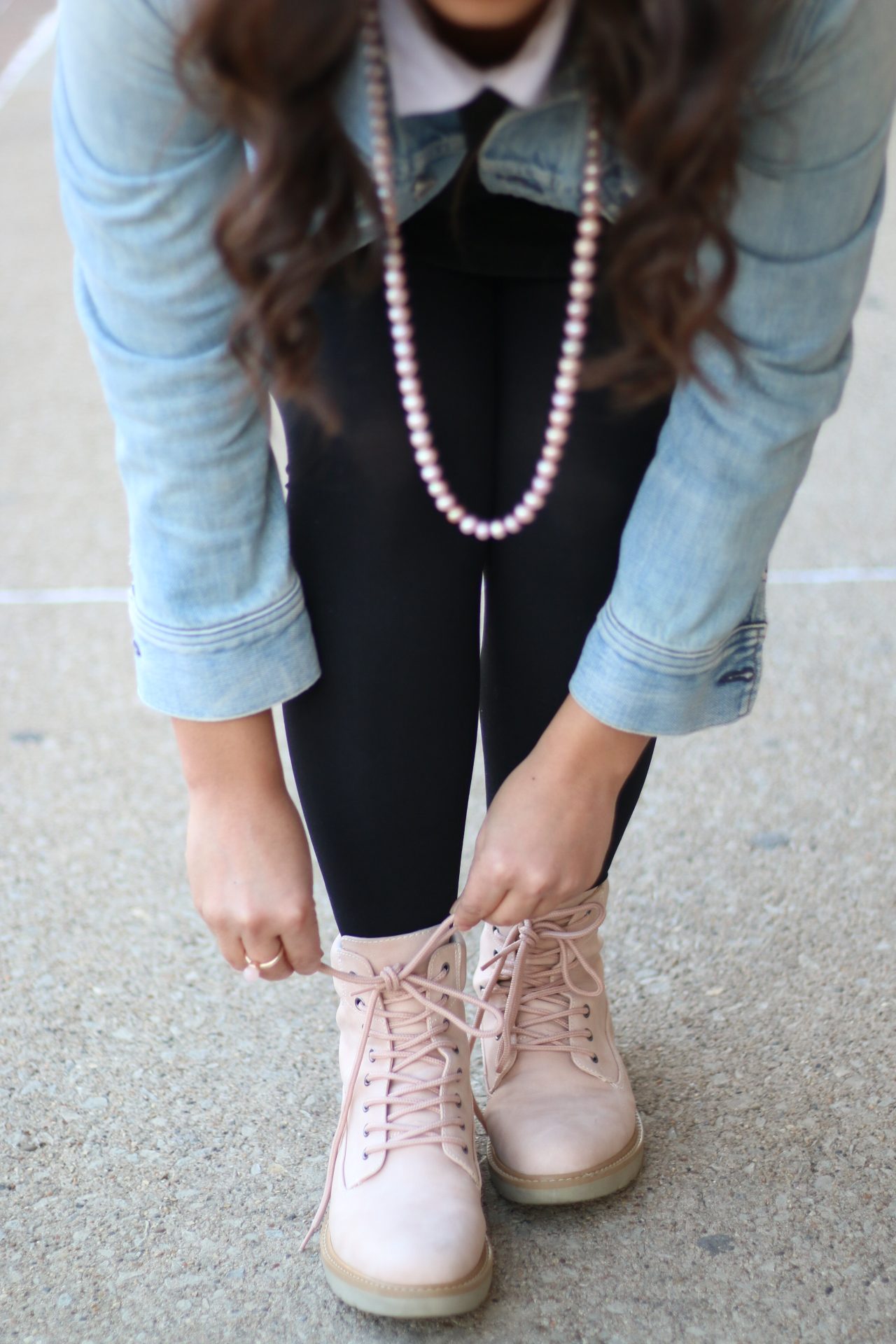 how to tie fashion combat boots