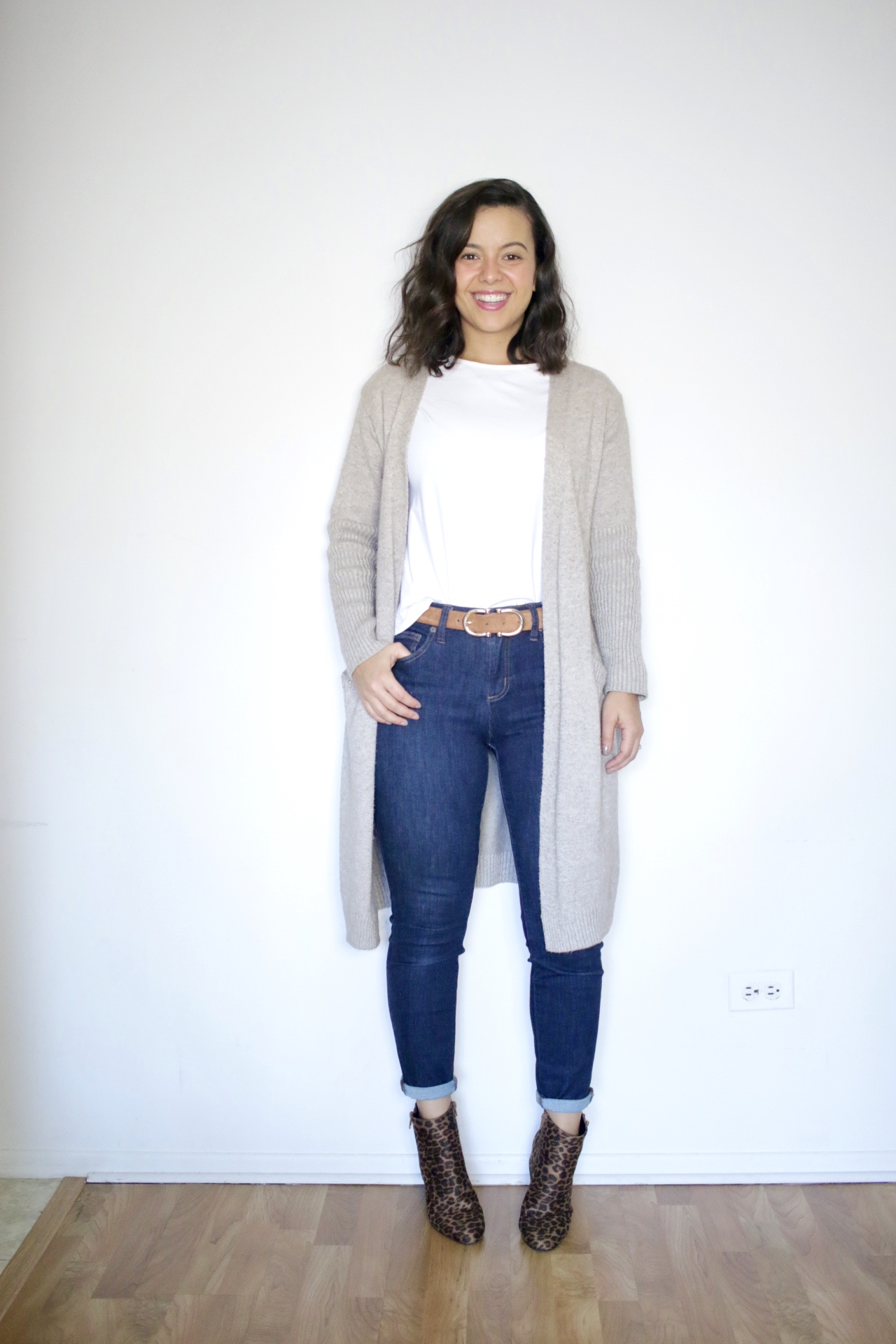 Long beige cardigan on sale outfit