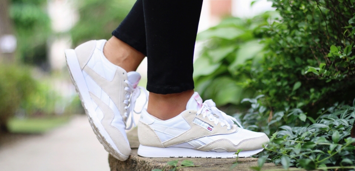 How to style sneakers: 3 chic (and easy!) looks for every occasion How to style sneakers: 3 chic (and easy!) looks for every occasion